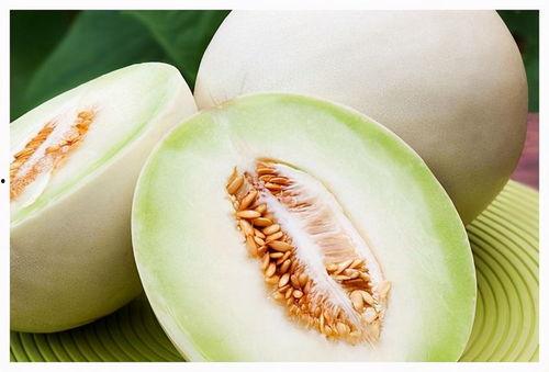 网红吃白兰瓜视频在线观看,在线观看解锁夏日清新口感