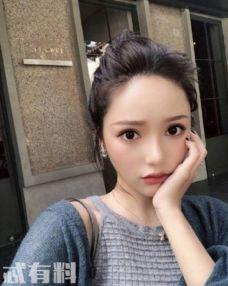 网红爱婷哥吃瓜图片带字,图文并茂揭秘娱乐圈幕后真相