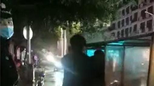 吃瓜网红打架视频播放,网络暴力事件引发热议