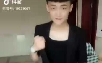 抖音精神小伙男网红吃瓜 第1张 抖音精神小伙男网红吃瓜 第1张