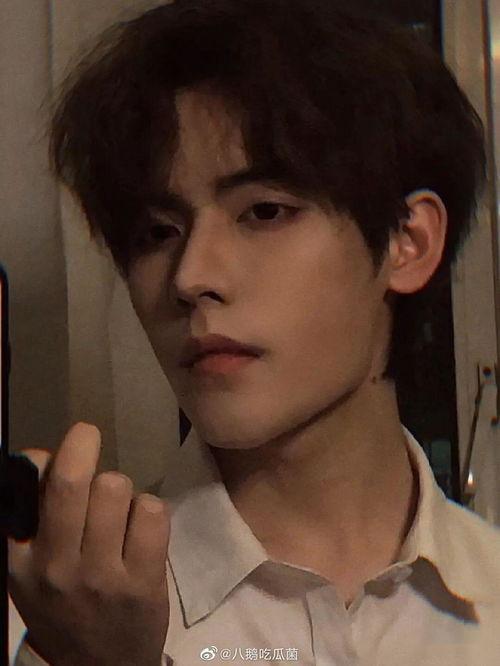 网红帅哥吃瓜图片高清视频,高清视频揭秘吃瓜瞬间  第2张