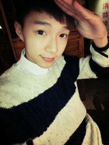 网红帅哥吃瓜图片高清视频,高清视频揭秘吃瓜瞬间  第3张